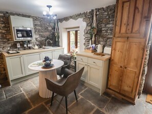Private kitchen - Gwyn Studio, Aberdare (Aberdare)