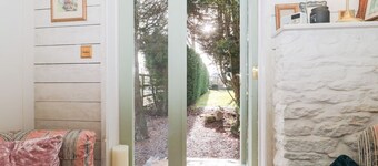 Shades Farm Summerhouse, Minety
