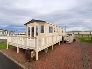 Terrace/patio - The Drift, Skipsea - A Coastal Retreat (Driffield)