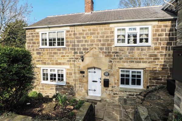 Lake Side Cottage