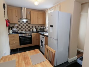 Private kitchen - 2 Holland Terrace, Tanygrisiau (Blaenau Ffestiniog)