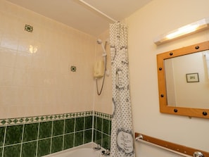 Shower - Wheelhouse Cottage, Flyingthorpe (Whitby)