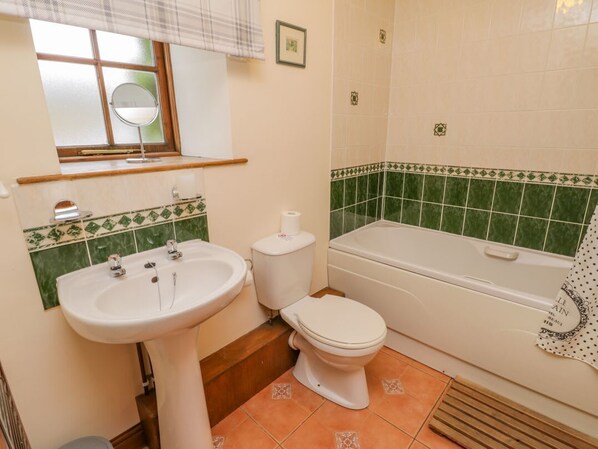 Shower - Wheelhouse Cottage, Flyingthorpe (Whitby)