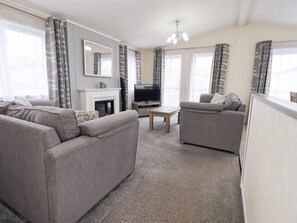 Living area - Lily's Lodge, Morecambe (Morecambe)