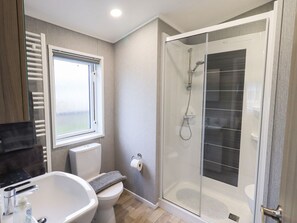 Shower - Lily's Lodge, Morecambe (Morecambe)