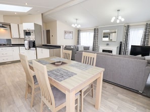 Dining - Lily's Lodge, Morecambe (Morecambe)