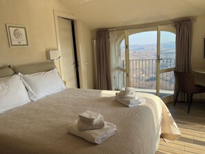 Comfort Double Room, Balcony, Mountain View - Le Mongolfiere (Piazza)