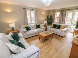 Living area - Chatsworth, Two Dales (Matlock)