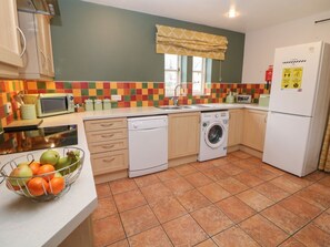 Dishwasher, high chair - Chatsworth, Two Dales (Matlock)
