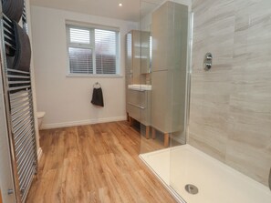 Shower - Seaside Serenity, Lytham St. Annes (Lytham St. Annes)