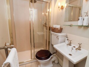Shower - The Stables and West Wing (6 bed), Tadcaster (York)