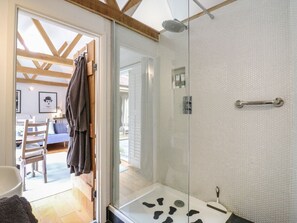 Shower - Charming Little Barn Retreat in Orwell (Royston)