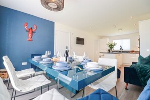 Dining - 10 Higher Butter Cove Close TV (Wadebridge)