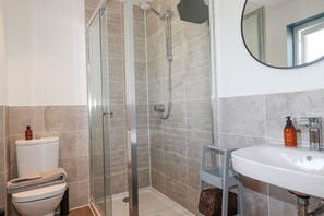 Shower - 10 Higher Butter Cove Close TV (Wadebridge)