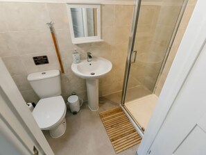 Bathroom - Charcoal Lodge, Brigg (Brigg)