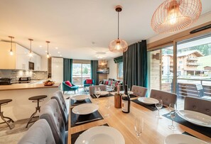Dining - 5-minute walk to the slopes, terrace and jacuzzi (Morzine)