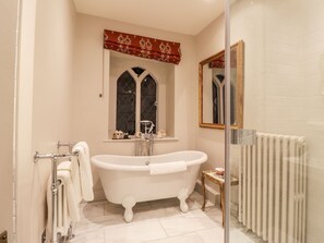Shower - Battel Hall, Hollingbourne (Maidstone)