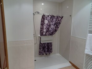 Shower - Coach House 4, Perth (Perth)