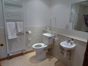 Shower - Coach House 4, Perth (Perth)