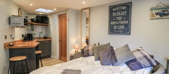 The Chill Garden Room, Shepton Mallet