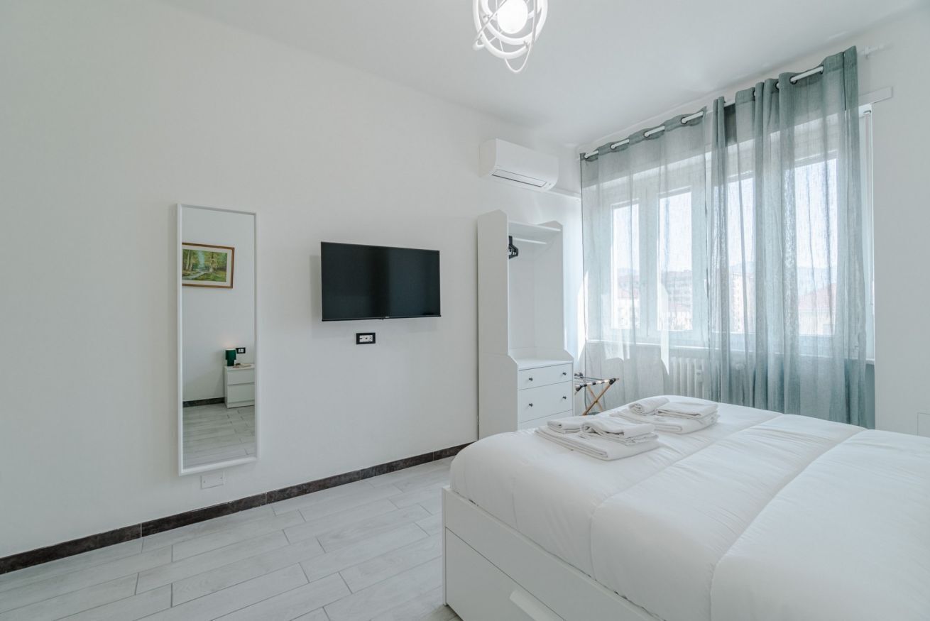 1 bedroom, iron/ironing board