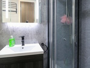 Shower - Wild Duck Holiday Park Retreat (Nr Great Yarmouth)
