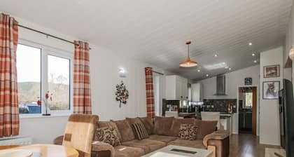 Charming Hazel Lodge in Clun