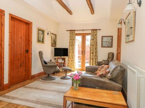 Living area - Charming Kingfisher Retreat in Louth (Louth)
