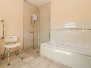 Shower - Charming Kingfisher Retreat in Louth (Louth)