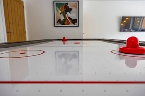 Game room - 8 Riverside Mews, Borrowash (Derby)