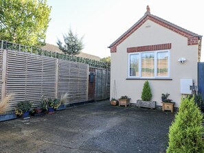 Property grounds - The Garden Cottage, Hinckley (Hinckley)