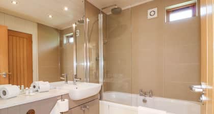 GLASTON, stylish interior, open-plan, Exton