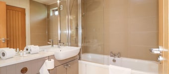 GLASTON, stylish interior, open-plan, Exton