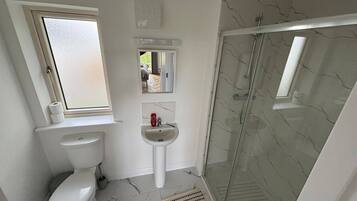House, 3 Bedrooms, Accessible | Bathroom