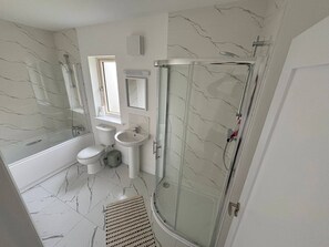 House, 3 Bedrooms, Accessible | Bathroom - Serene 3-bedroom House in Athlone (Athlone)