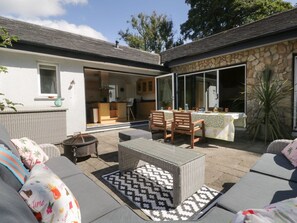 Outdoor dining - Alloa, Newby Bridge, Cumbria (Ulverston)