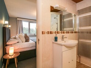 Shower - Alloa, Newby Bridge, Cumbria (Ulverston)