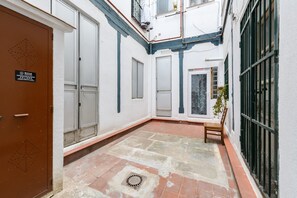 Exterior detail - (CAST90I) Duplex in the Center of Madrid (Madrid)