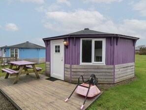 Outdoor dining - Barley Bay in Hartland, Devon. (Bideford)