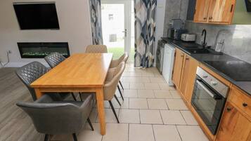 Dishwasher, high chair