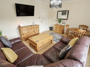 Living area - 5 Links Court, Skegness (Skegness)