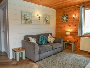 Living area - Maple in Dolton, Devon. 3 bed. (Winkleigh)