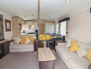 Living area - Stag Lodge, Caravan 70, Belton, Norfolk (Great Yarmouth)