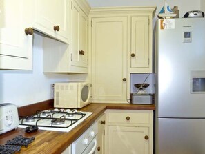 Private kitchen - Little Thatch, Walton-On-The-Naze (Walton on the Naze)