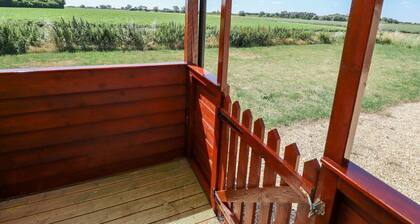 Dakota - A Charming Retreat in Haven Bank