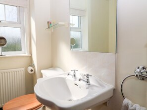 Shower - Grist Mill Cottage, Fontmell Magna (Shaftesbury)