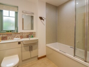 Shower - Spinnyfield, Roy Bridge (Roy Bridge)