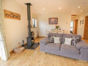Fireplace - Spinnyfield, Roy Bridge (Roy Bridge)