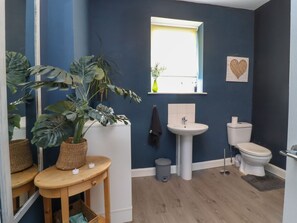 Shower - Pendle View Apartments, Langho (Blackburn)