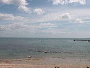 Beach - Sundial House is in Lyme Regis (Lyme Regis)